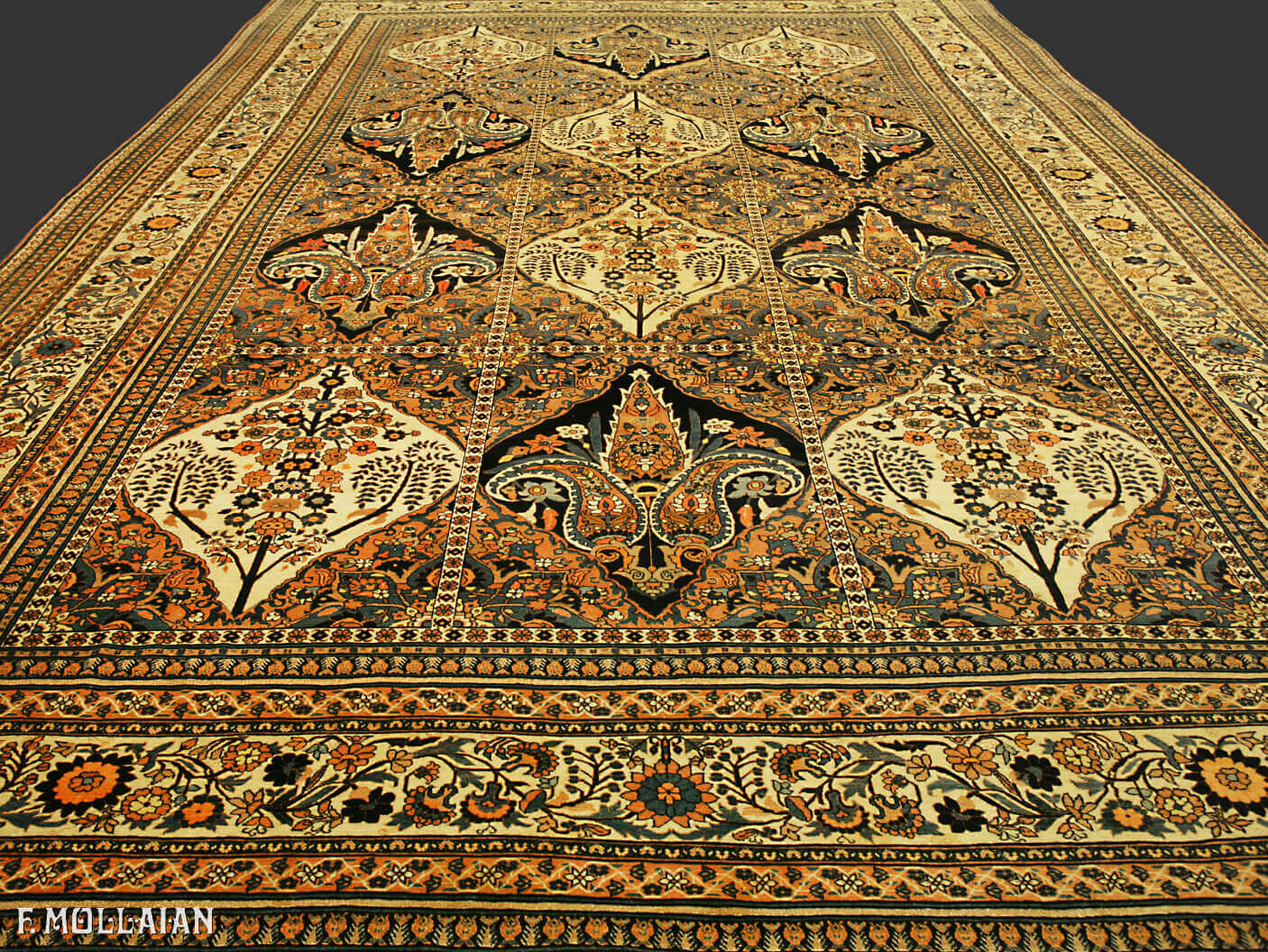 A Larg Antique Persian Tabriz Hadji Djalili Carpet n°:20541709